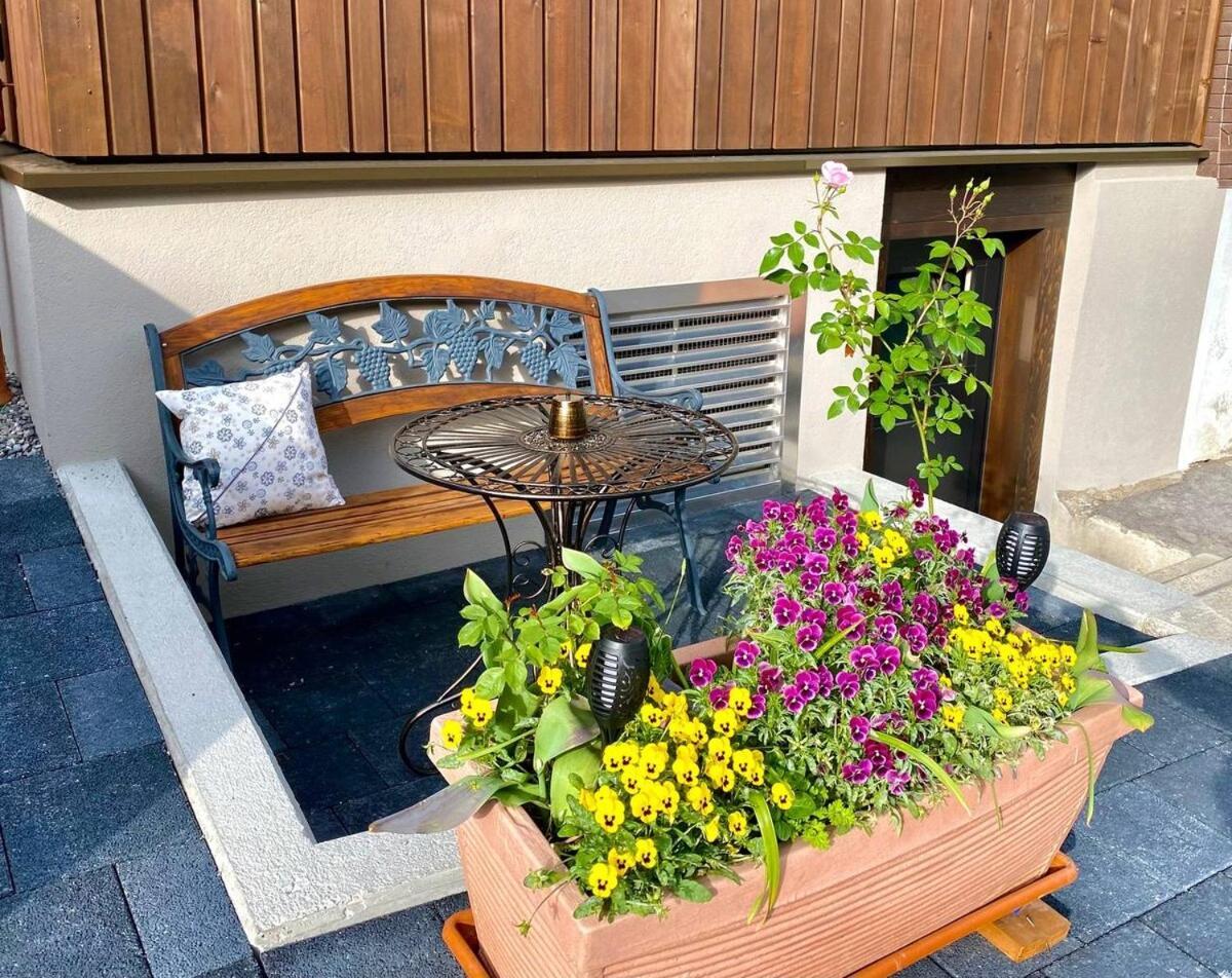 Appartement Beim Brunnen à Gsteigwiler Extérieur photo